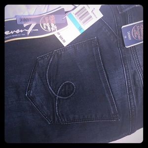 Seven7 booty shaper jeans